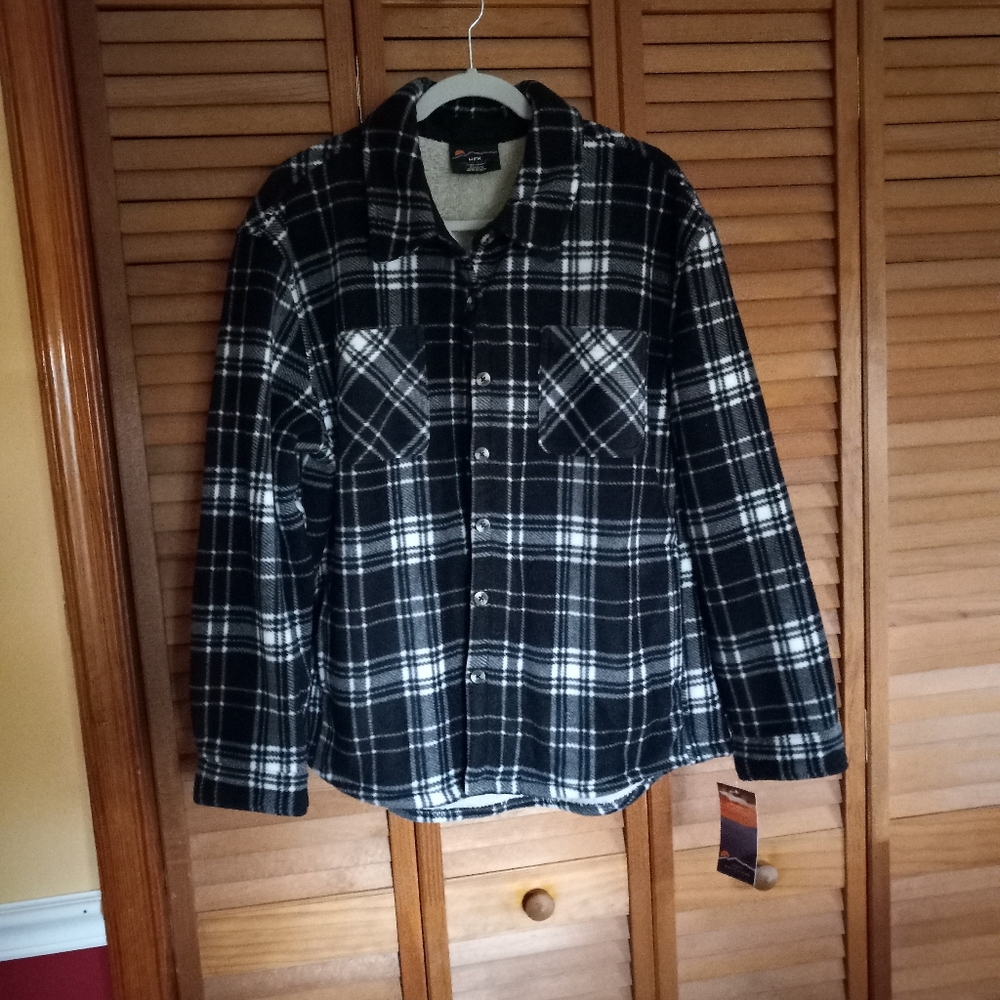 NWT Women's Black and White Plaid Jacket...SZ XL